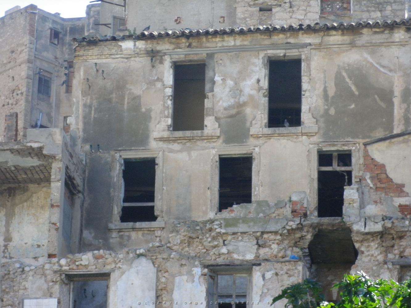 1525 immeuble en ruine rue l'habra.JPG